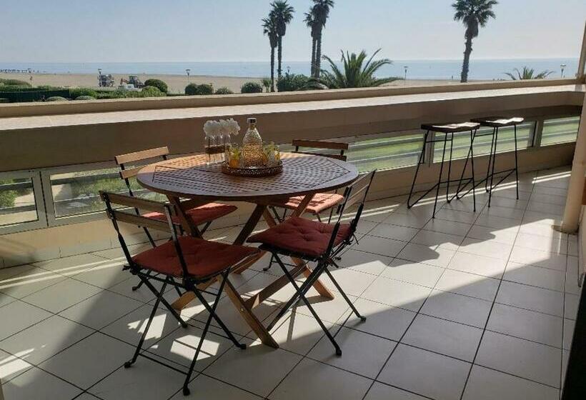 Coup De Cœur Pour Ce Cosy T2 Avec Vue Imprenable Sur La Mer   4gsud101