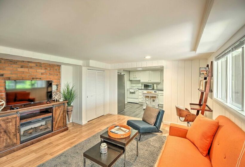 Cozy Seattle Apt W/ Patio: Walk To Lake Washington