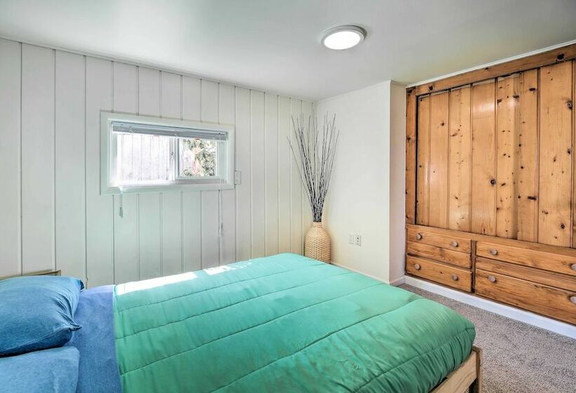 Cozy Seattle Apt W/ Patio: Walk To Lake Washington