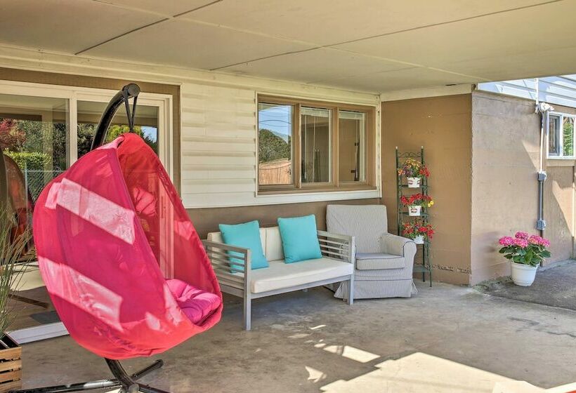 Cozy Seattle Apt W/ Patio: Walk To Lake Washington