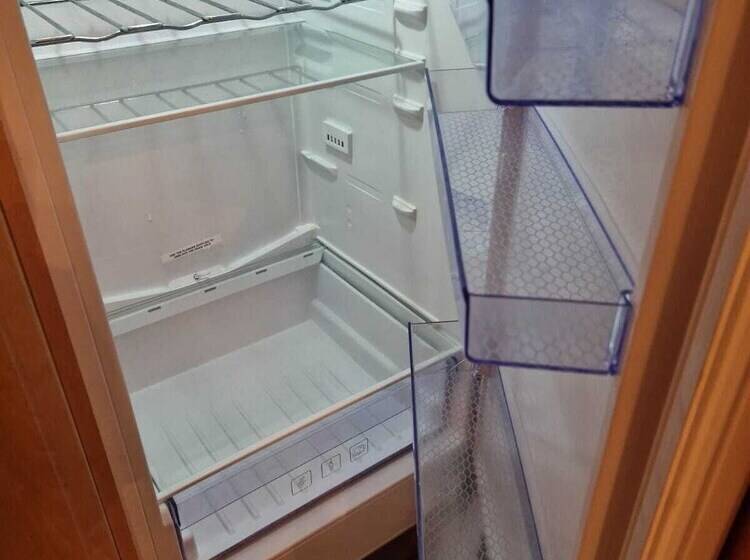 Discover Comfort Home From Home 8 Birth Caravan