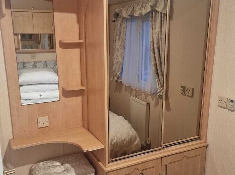 Discover Comfort Home From Home 8 Birth Caravan