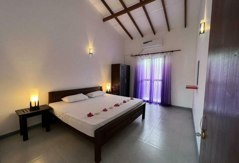 Family Retreat Unawtuna