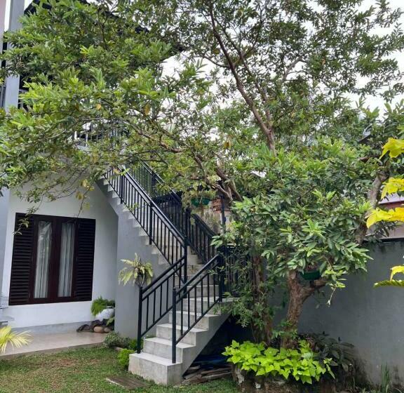 Family Retreat Unawtuna