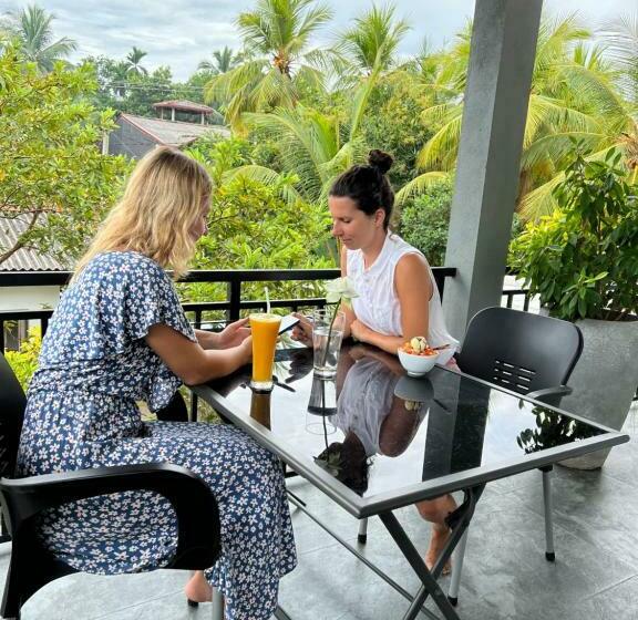 Family Retreat Unawtuna