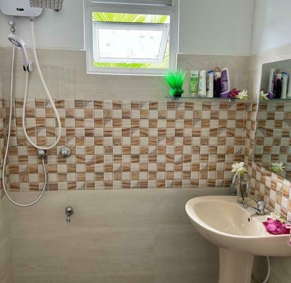 Family Retreat Unawtuna