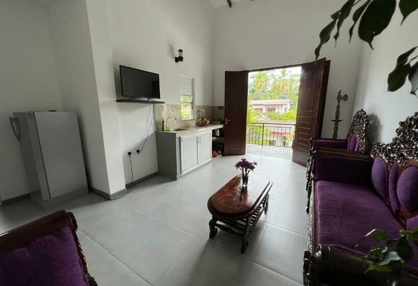 Family Retreat Unawtuna