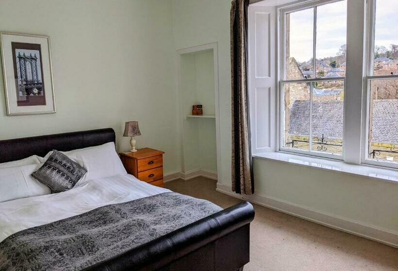 Huge 4 Bed Apt   Perfect Base To Explore The Borders