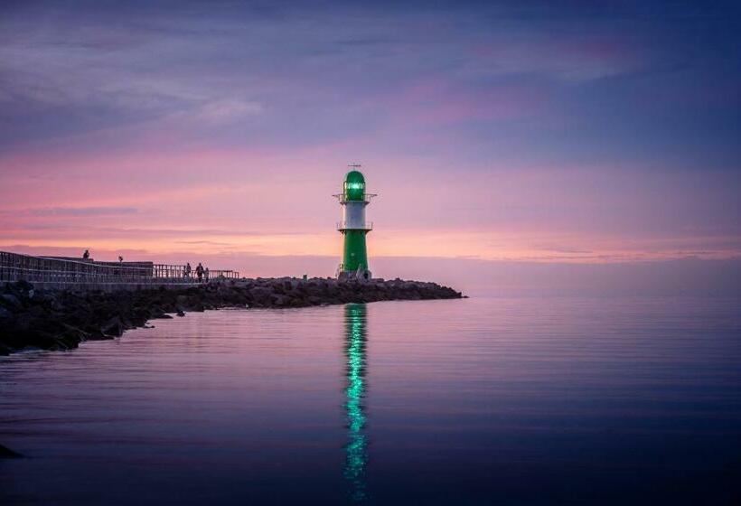Kapitaenshaus In Wasserlage! Traumapartments Warnemuende