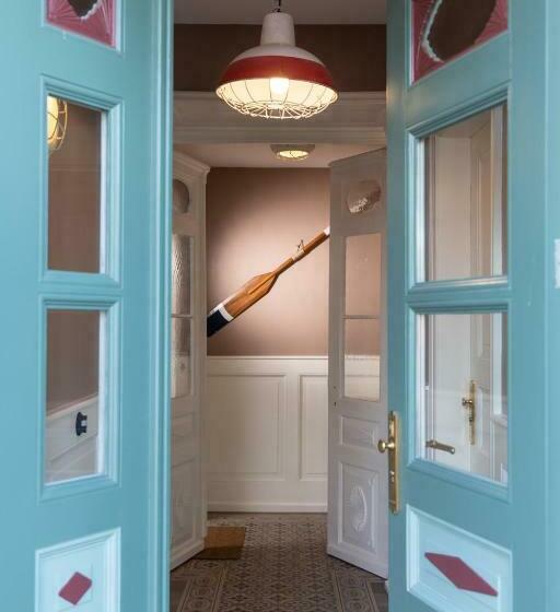 Kapitaenshaus In Wasserlage! Traumapartments Warnemuende