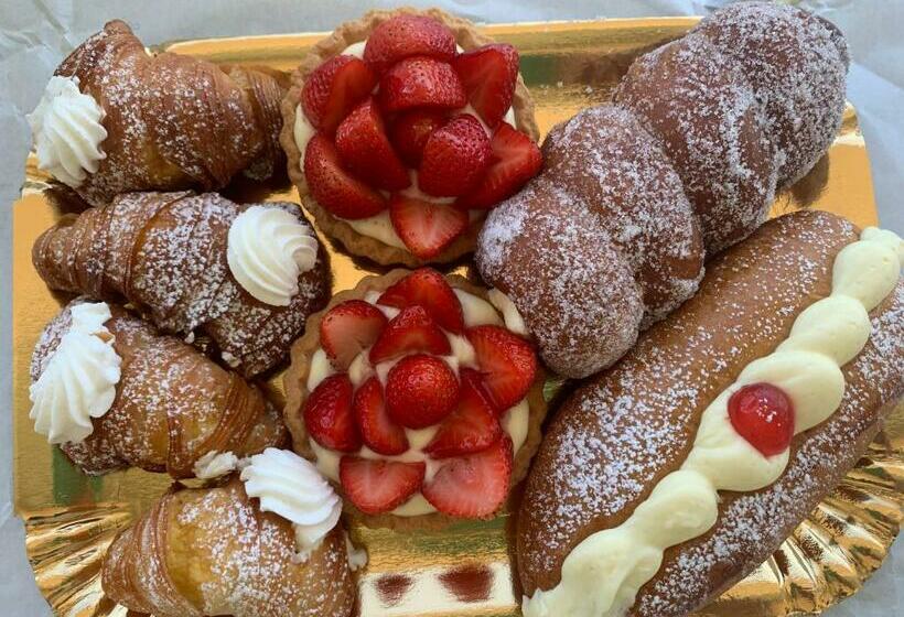 La Porta Delle Eolie