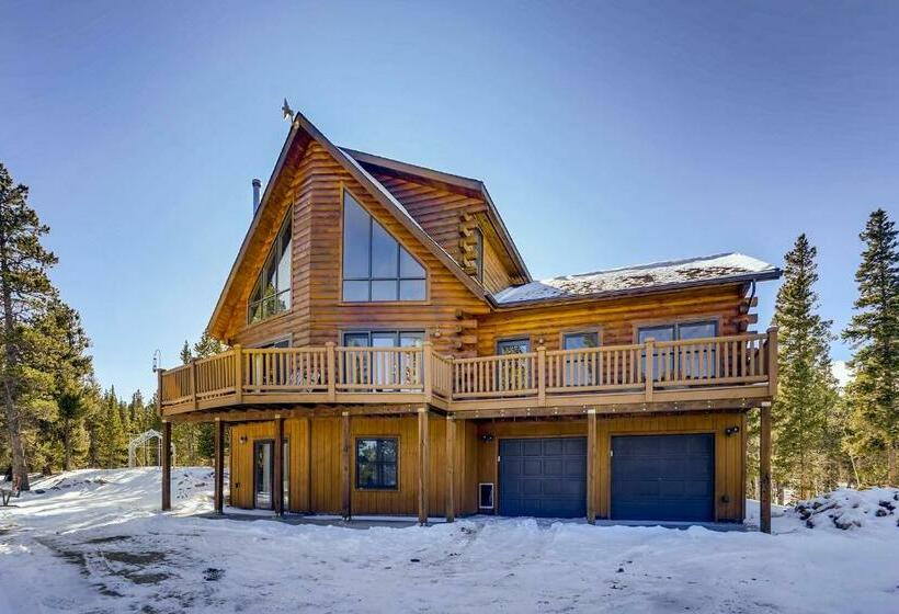 Large Acreage Welcomes The Whole Family, With Space To Enjoy Outside And Inside   Alpine Vista Cabin