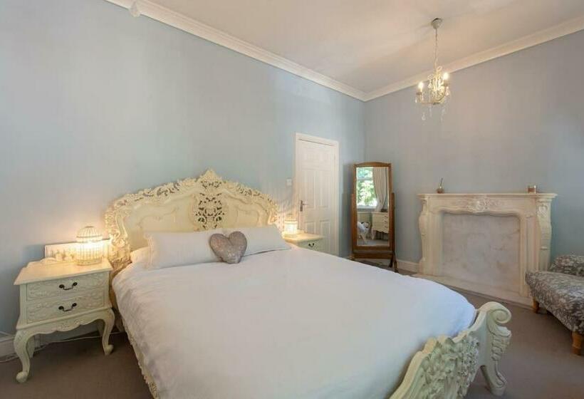 Large Townhouse Penarth, Cardiff