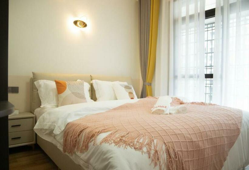 Locals Apartment House 02