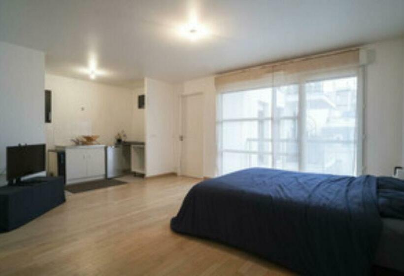 Lovely 1 Bedroom Unit With Free Parking On Premise