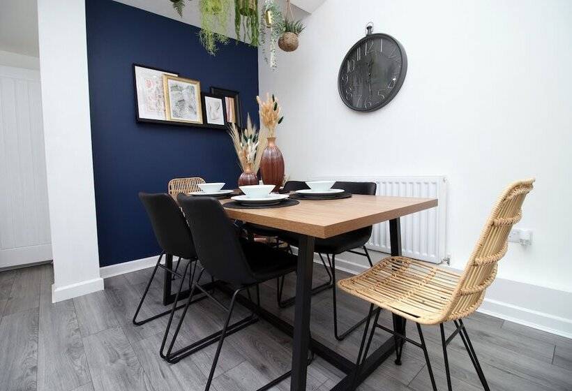 Minster House By Tŷ Sa