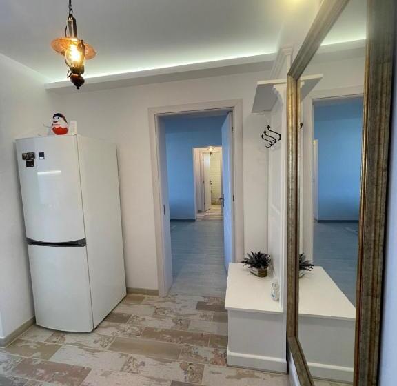 Robert S White Apartament