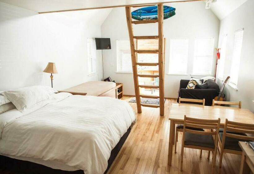 Surf Haven, Lofted Cozy Cabin Minutes To Beach