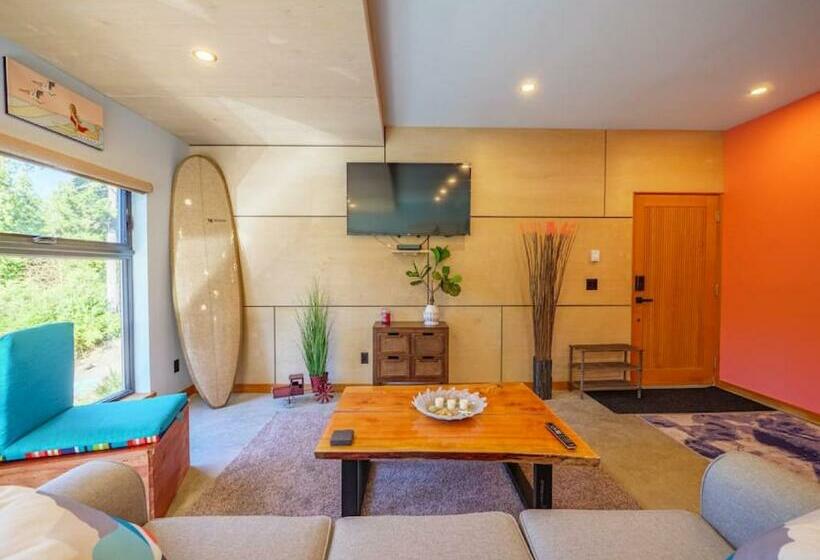 The Black Pearl, Luxury King Bed And Patio