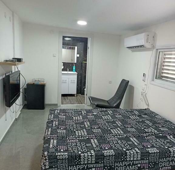 שמילה אירוח 1