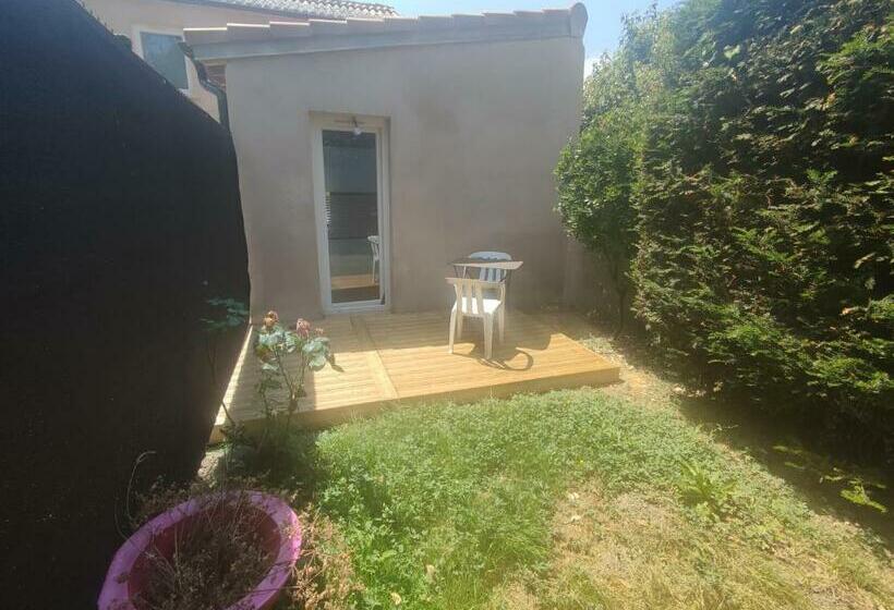 Appartement Cocooning Au Bourg Saint Julien L Ars