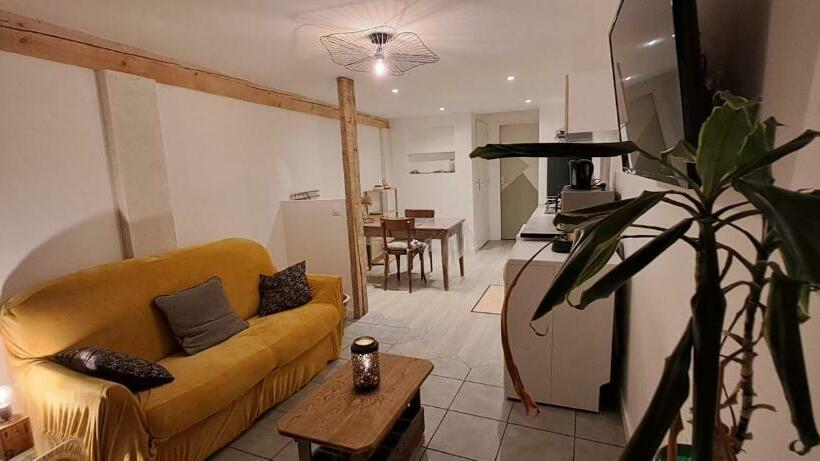 Appartement Cocooning Au Bourg Saint Julien L Ars
