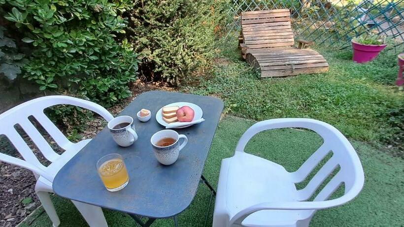 Appartement Cocooning Au Bourg Saint Julien L Ars