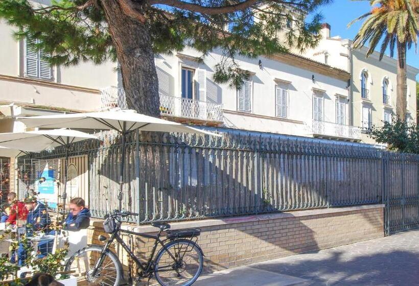 Beautiful Apartment In Grottammare With 1 Bedrooms