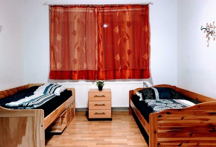 Budget Rooms In Halle With Shared Bathroom, Free Wifi, Netflix & Ipad