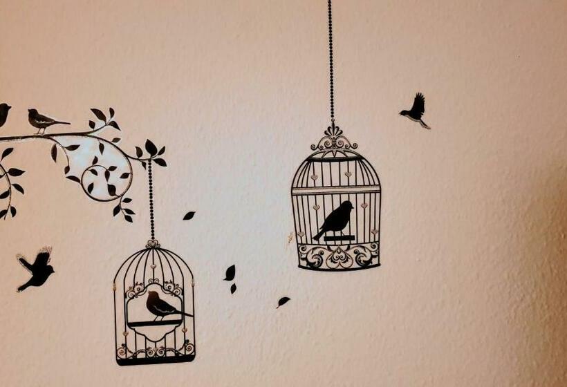 Budget Rooms In Halle With Shared Bathroom, Free Wifi, Netflix & Ipad