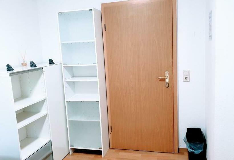 Budget Rooms In Halle With Shared Bathroom, Free Wifi, Netflix & Ipad