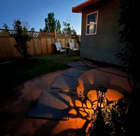 Cozy Orchard Garden Tiny House W Hottub Ac Firepit