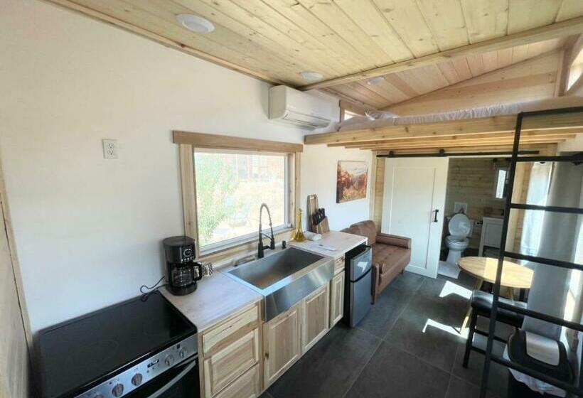 Cozy Orchard Garden Tiny House W Hottub Ac Firepit