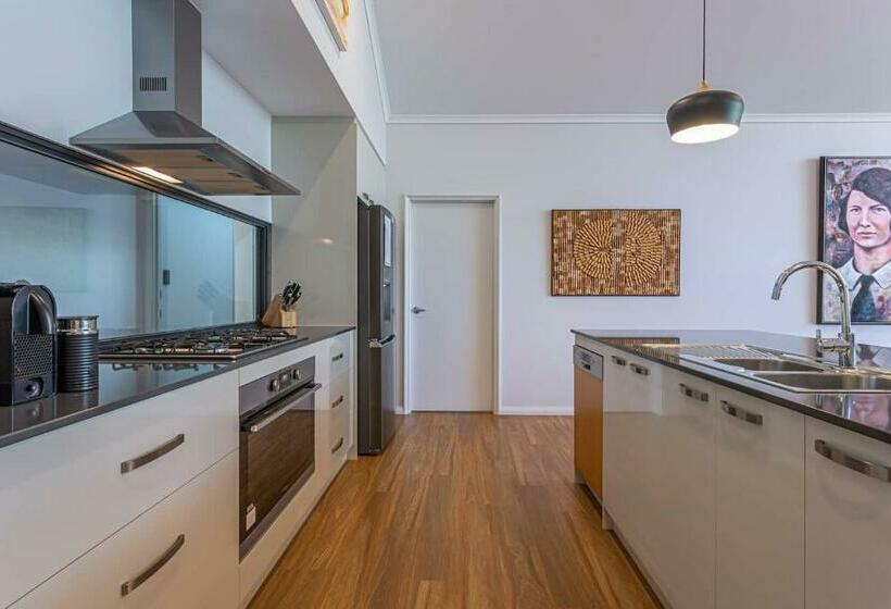 Gum Nuts   New House, Family Friendly & Big Groups