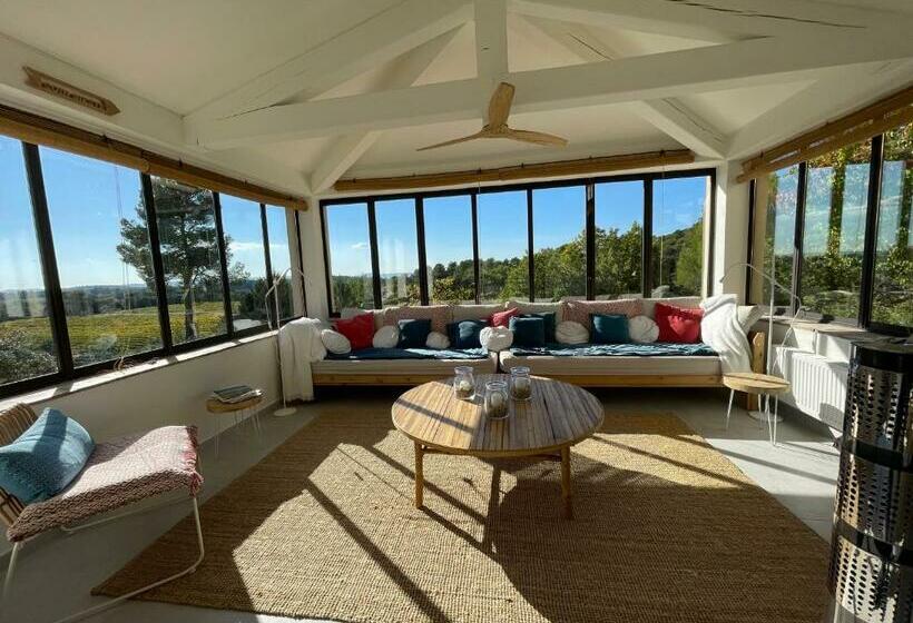 L Adret De Costelongue