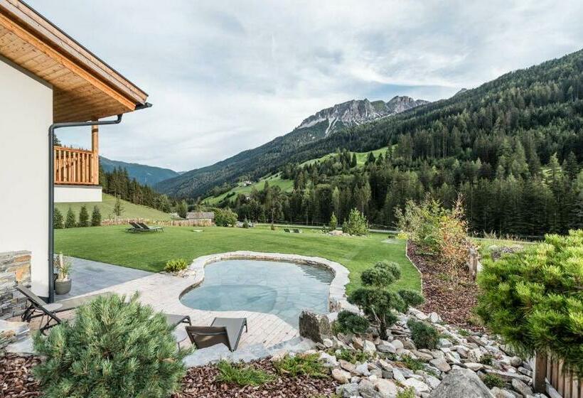 Lamonte Luxury Chalet