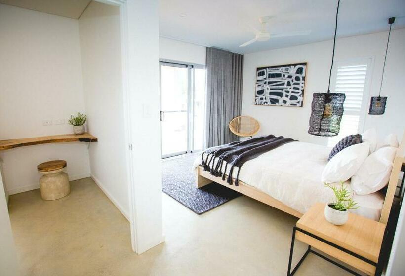 Lefties @ The Bay, Gracetown, Margaret River   New