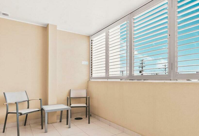 Malibu Apartments Unit 1 And 2   5 Oak Street