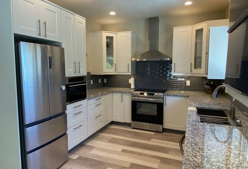 Yosemite S Pine Cove