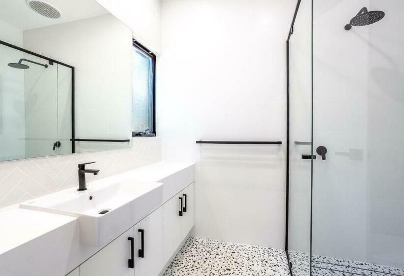 Rambles Landing   Get Lost Amongst The Trees   New