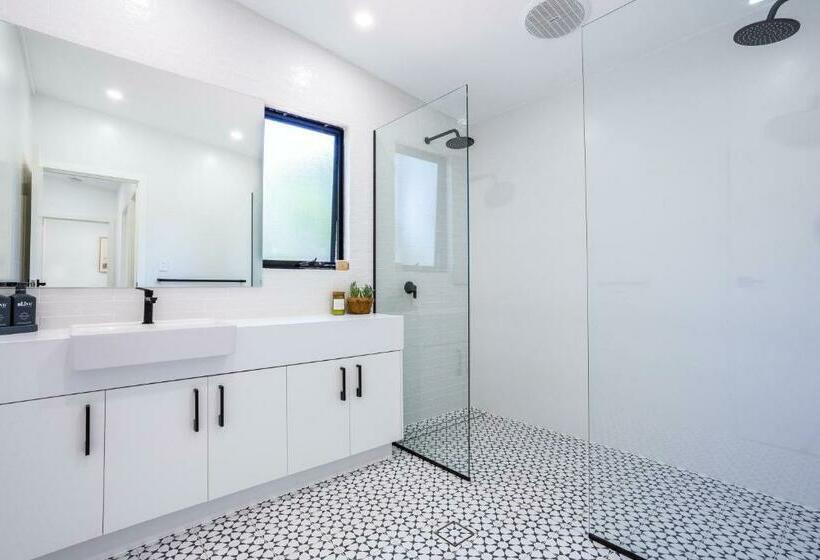 Rambles Landing   Get Lost Amongst The Trees   New