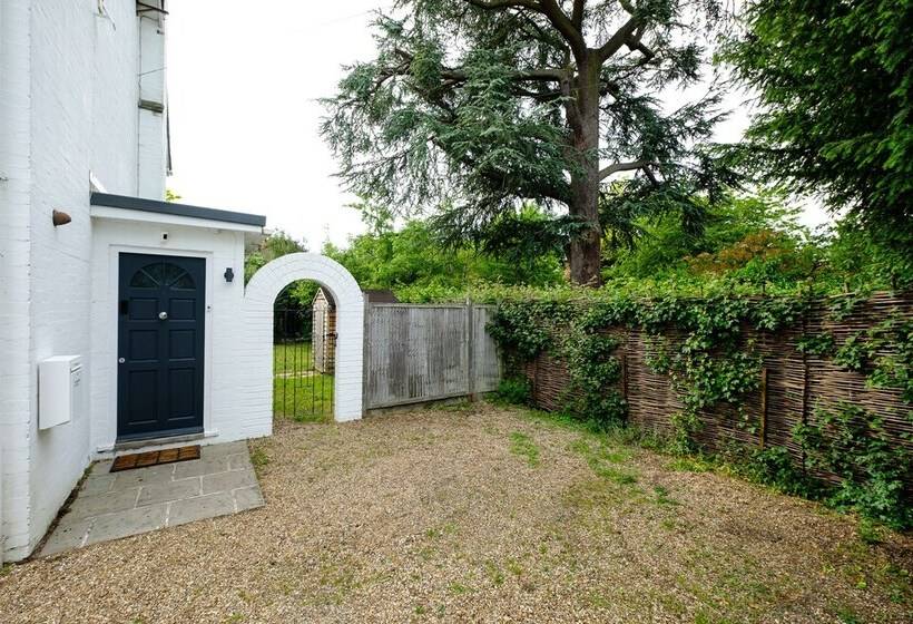 Riverwalk Apartment One