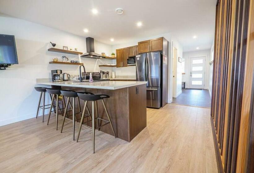 Storm Bay Modern 1 Bed Suite And Chefs Kitchen