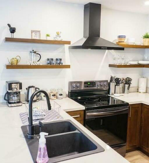 Storm Bay Modern 1 Bed Suite And Chefs Kitchen