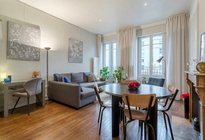 Charming Suite Tolstoï   2 Guests