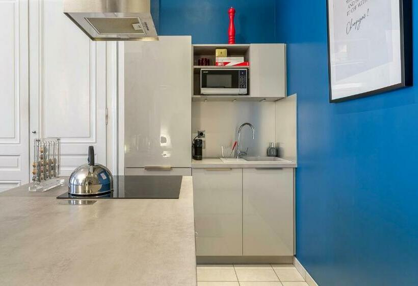 Charming Suite Tolstoï   2 Guests