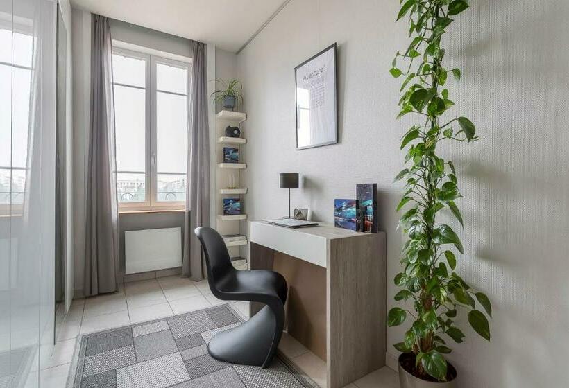 Charming Suite Tolstoï   2 Guests