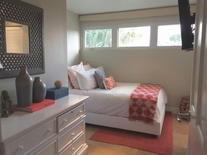 Villa Naomi   Luxury Design New Home