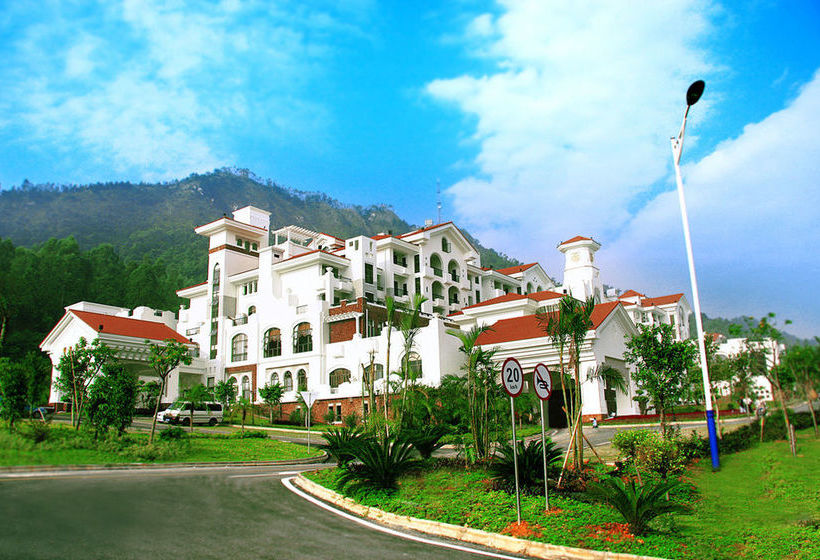 Отель Country Garden Phoenix Hot Spr