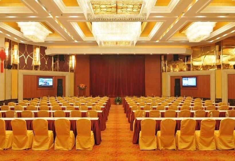 هتل Conifer Garden